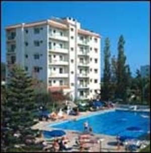Allwin Roussos Beach Лимасол Екстериор снимка